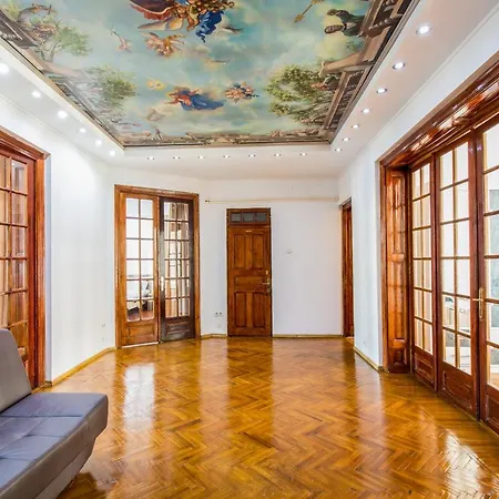 Faryna Апартаменты *